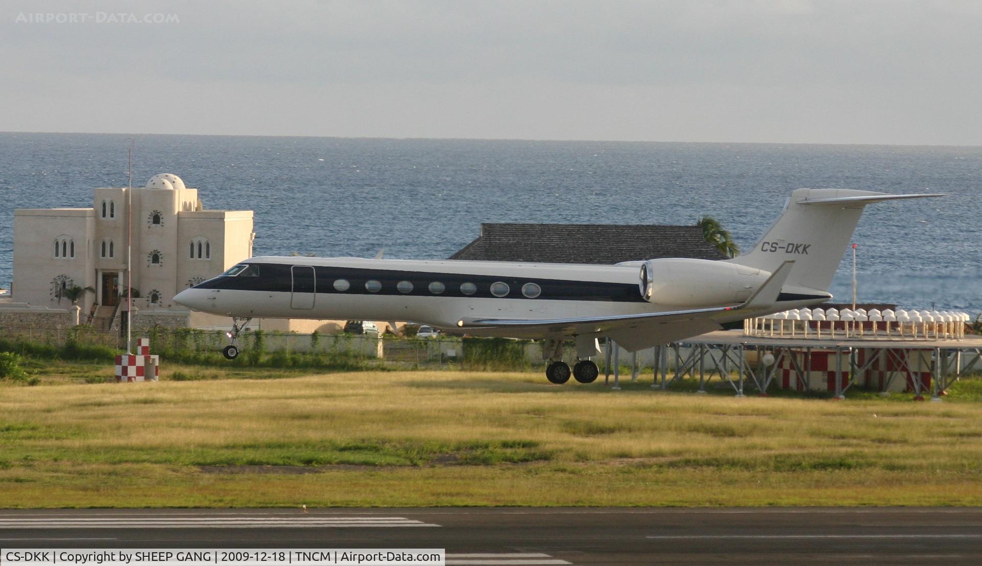 CS-DKK, 2008 Gulfstream Aerospace GV-SP (G550) C/N 5201, CS-DKK landing at tncm