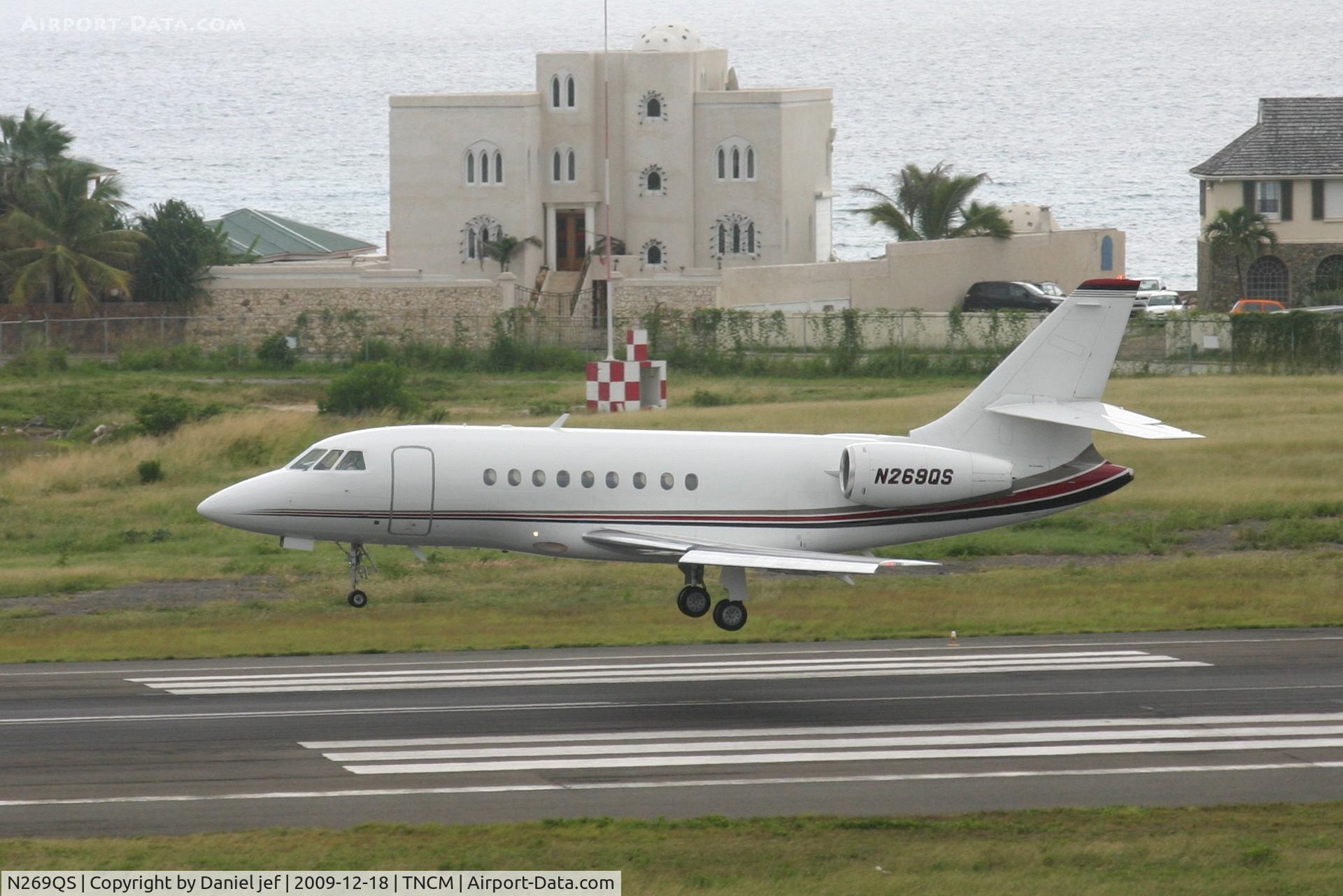 N269QS, 2002 Dassault Falcon 2000 C/N 169, N269QS Landing at St Maarten