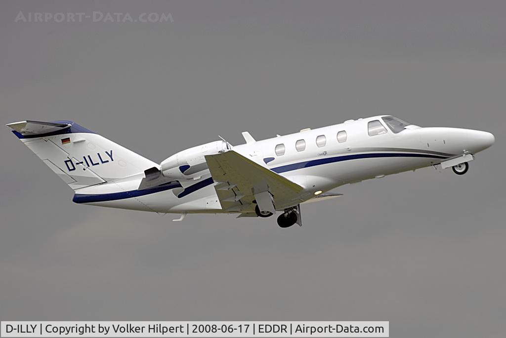 D-ILLY, 2001 Cessna 525 CitationJet CJ1 C/N 525-0442, at scn