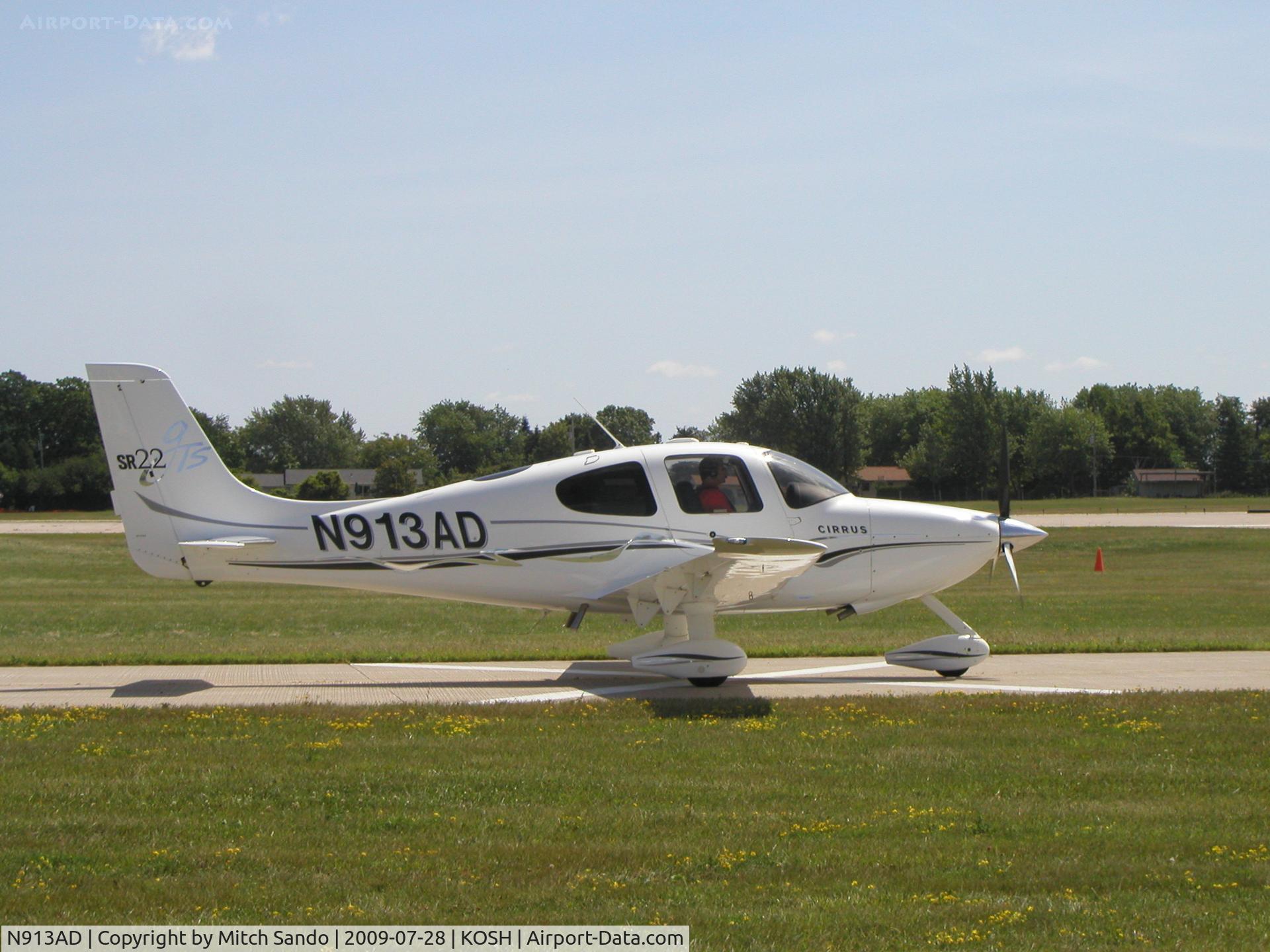N913AD, 2005 Cirrus SR22 GTS C/N 1520, EAA AirVenture 2009.