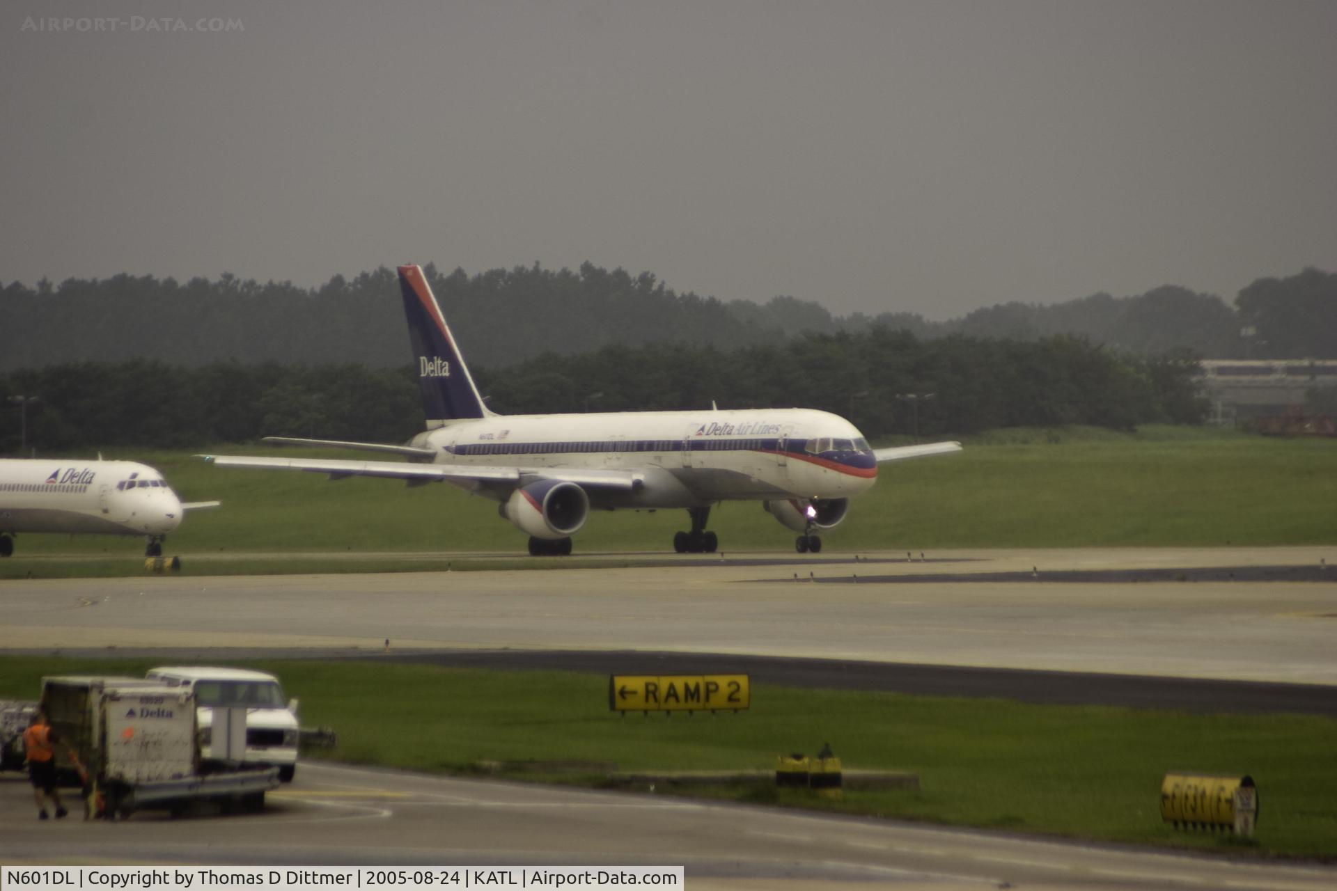 N601DL, 1985 Boeing 757-232 C/N 22808, Delta Airlines (N601DL) ready for takeoff