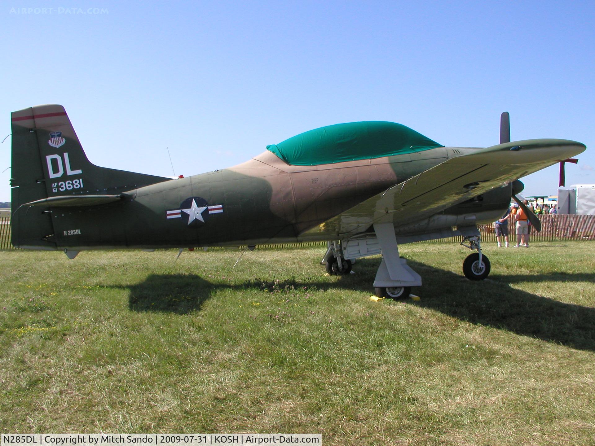 N285DL, 1951 North American T-28D Trojan C/N 174-219 (51-3681), EAA AirVenture 2009.