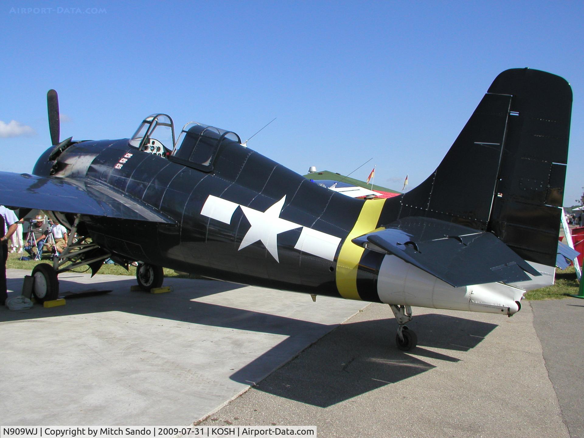 N909WJ, 1944 General Motors (Grumman) FM-2 Wildcat C/N 16203, EAA AirVenture 2009.