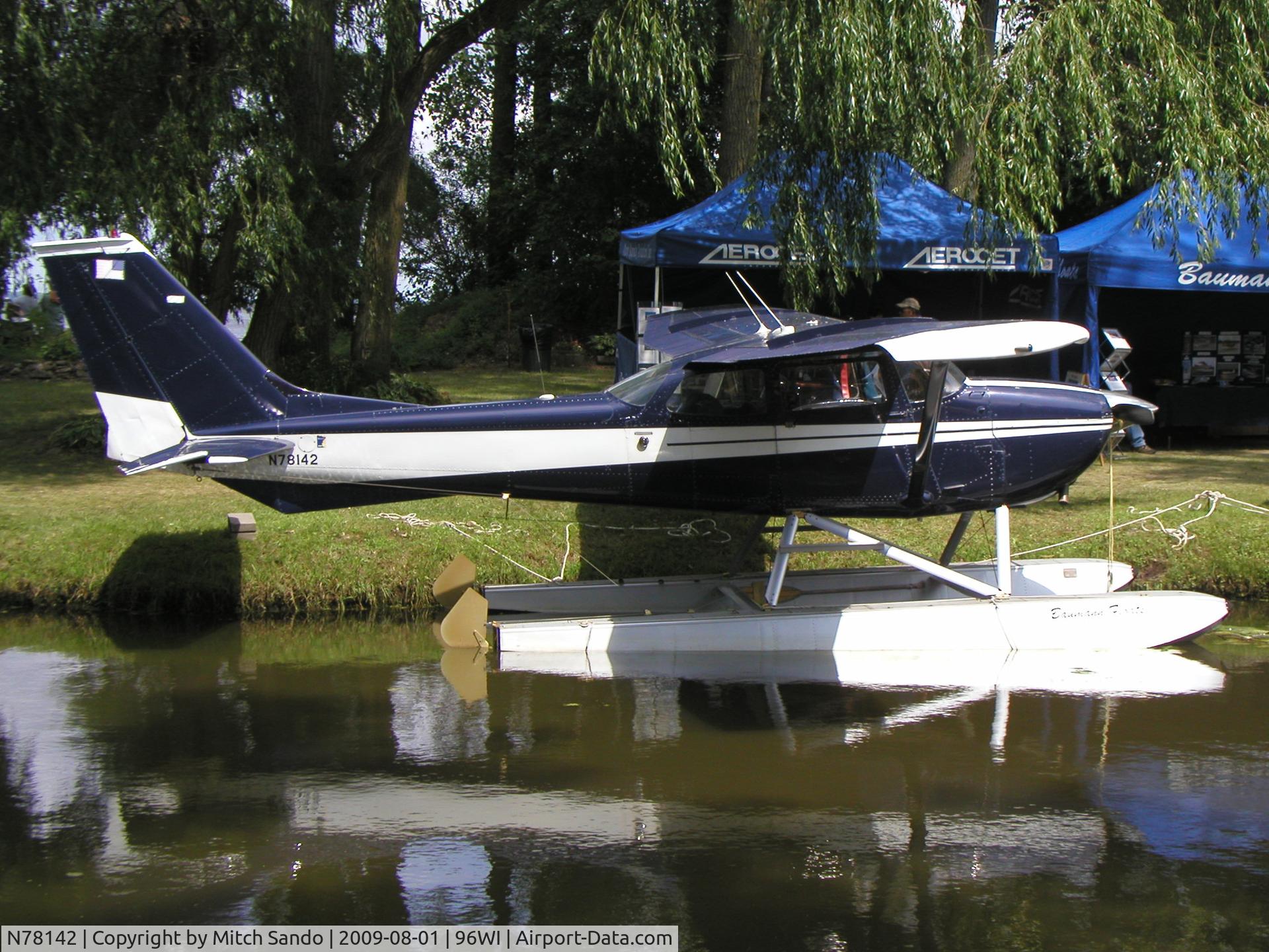 N78142, 1968 Cessna 172K Skyhawk C/N 17257499, EAA AirVenture 2009.
