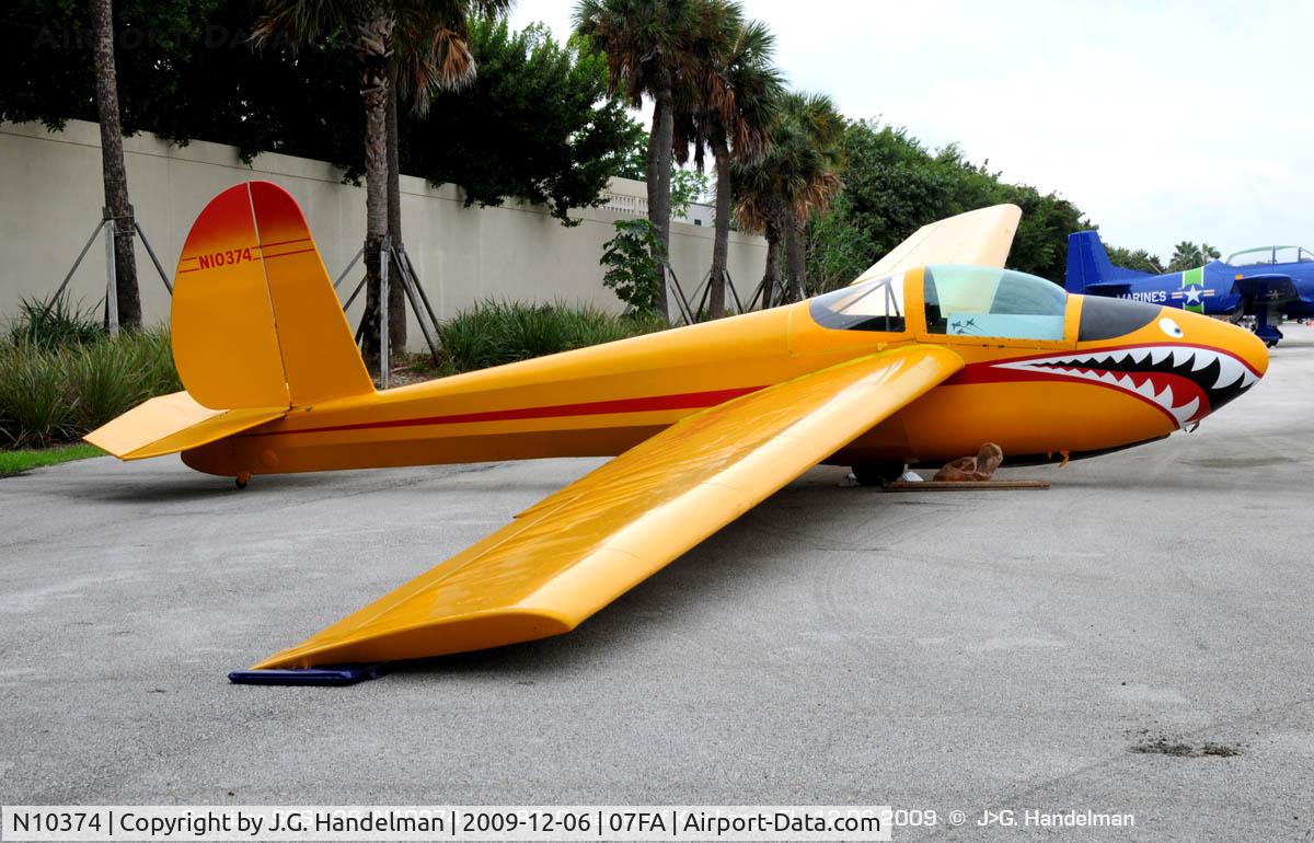N10374, 1961 Schweizer SGS 1-26C C/N 87, at Ocean Reef Airport