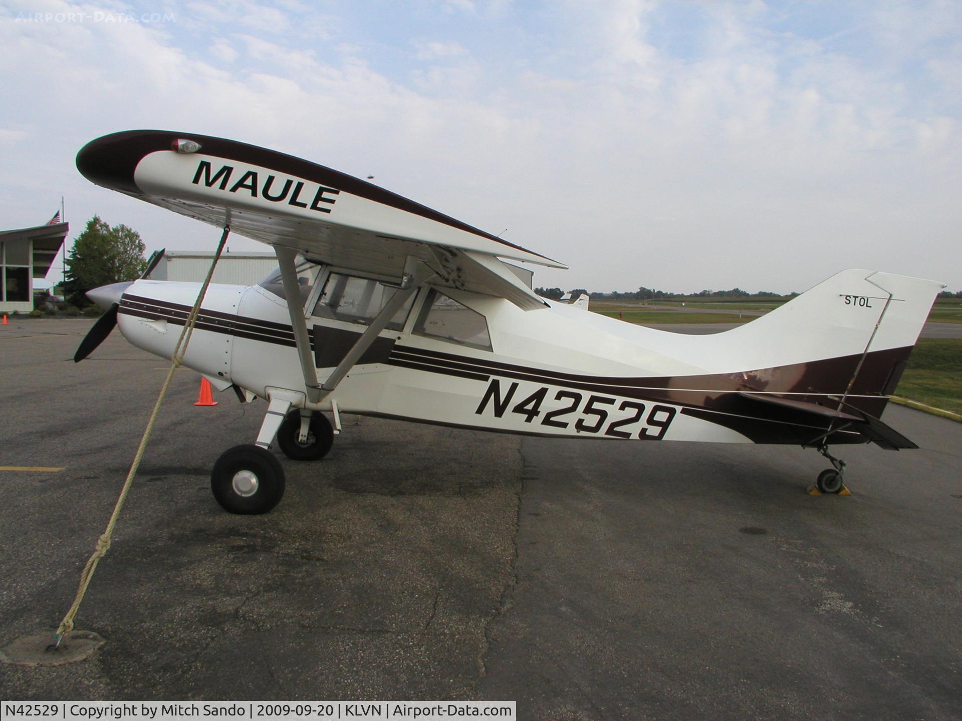 N42529, 2002 Maule MX-7-180C Star Rocket C/N 28018C, Parked on the ramp at Airlake.