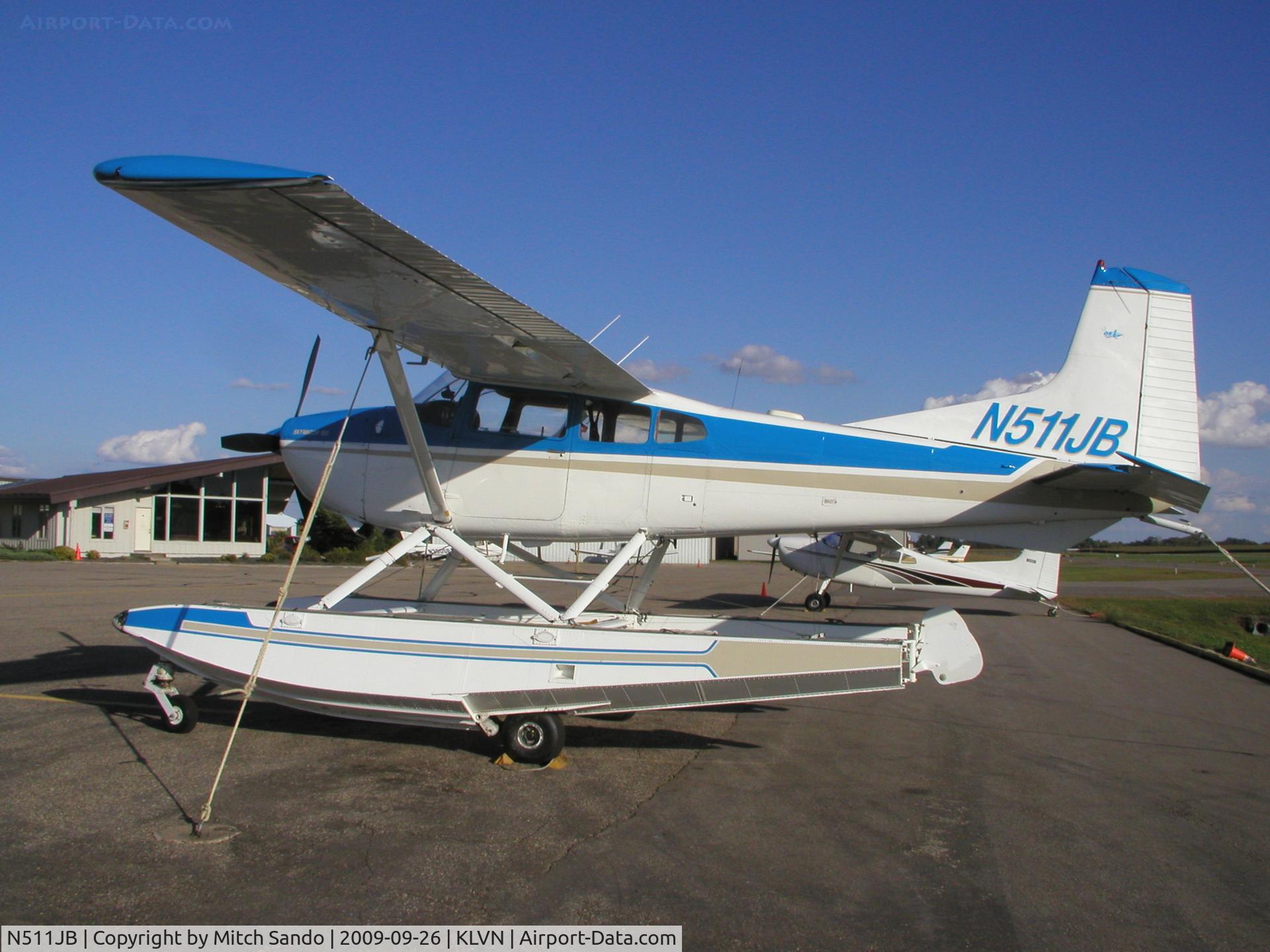 N511JB, 1978 Cessna A185F Skywagon 185 C/N 18503509, Parked on the ramp at Airlake.
