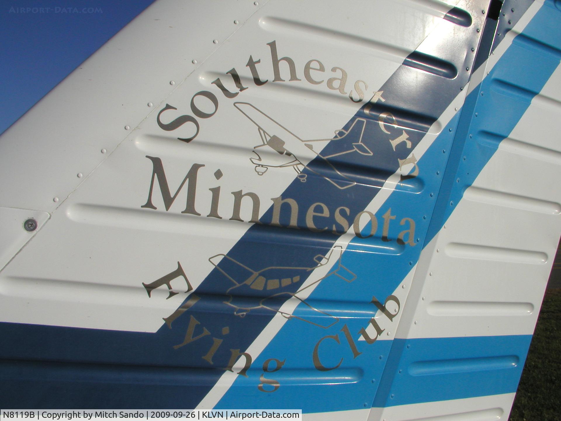 N8119B, 1982 Piper PA-28-181 C/N 28-8290092, Parked on the ramp at Airlake.