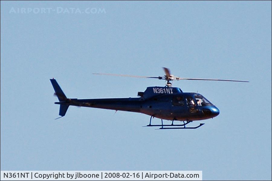 N361NT, 1993 Aerospatiale AS-350BA Ecureuil C/N 2707, N361NT in flight over Lake Mead