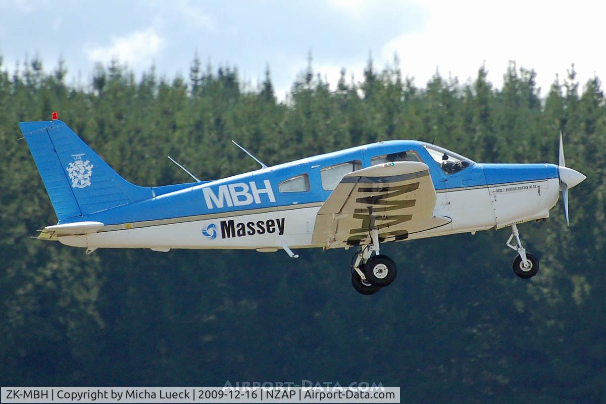 ZK-MBH, Piper PA-28-161 C/N 28-8516082, At Taupo