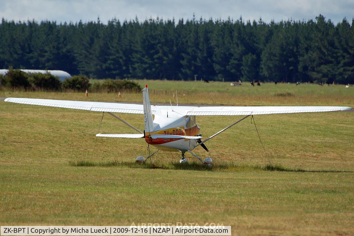 ZK-BPT, 1959 Cessna 172A C/N 47179, At Taupo