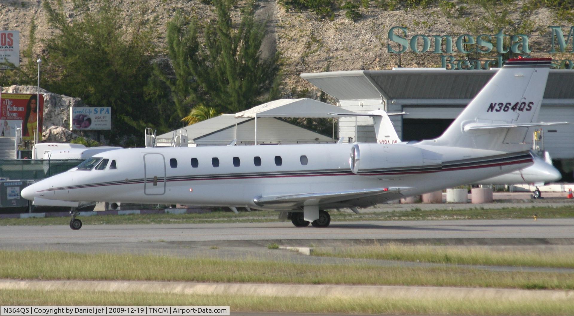 N364QS, 2006 Cessna 680 Citation Sovereign C/N 680-0062, N364QS taxing to the holding point A for take off