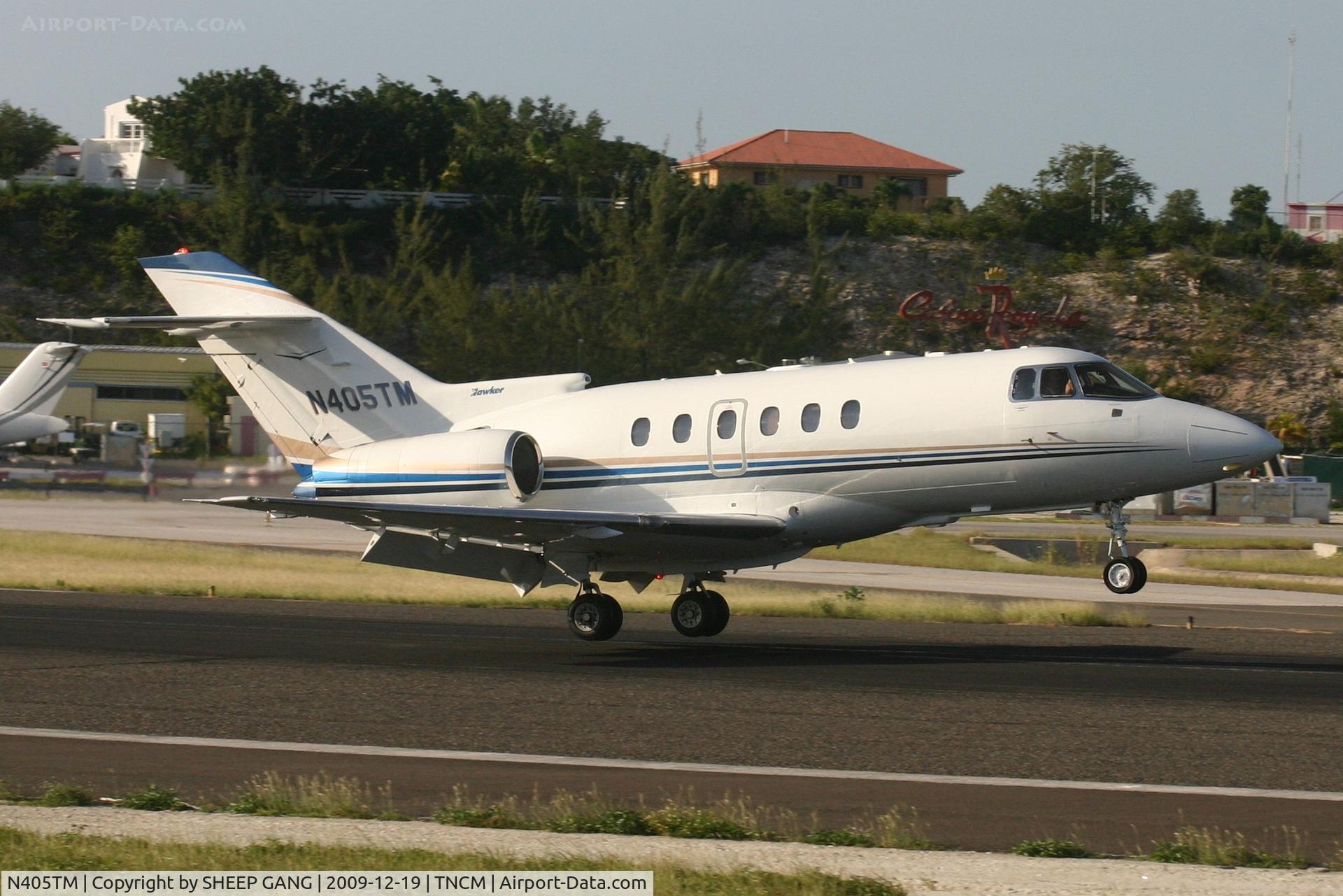 N405TM, 2004 Raytheon Hawker 800XP C/N 258667, N405TM Landing at tncm