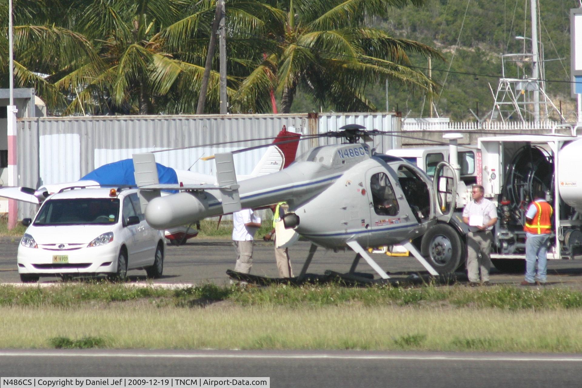 N486CS, 1997 McDonnell Douglas 500N C/N LN083, N486CS park at the helipad being refuel