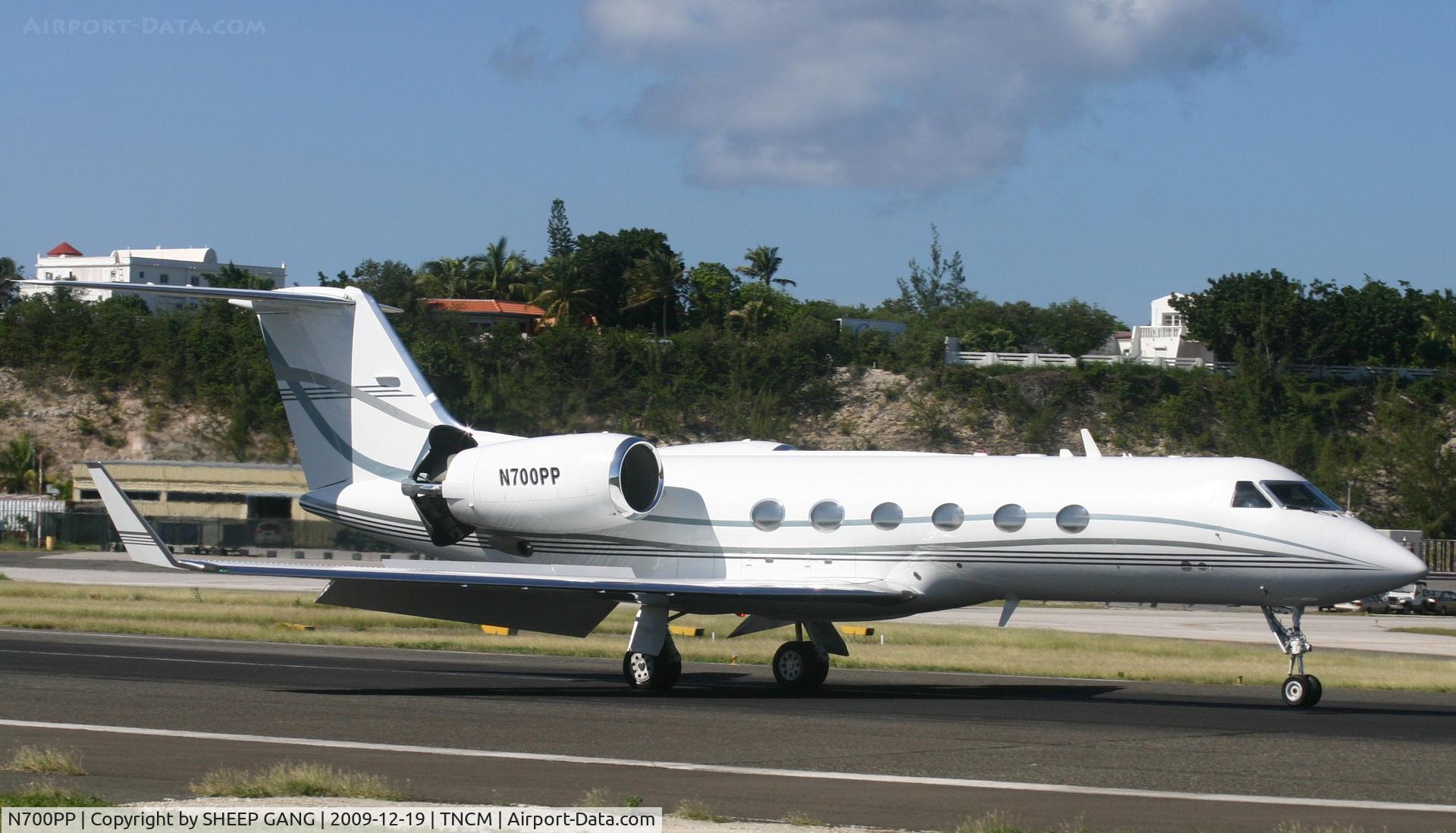 N700PP, Socata TBM-700 C/N 59, N700PP landing at TNCM