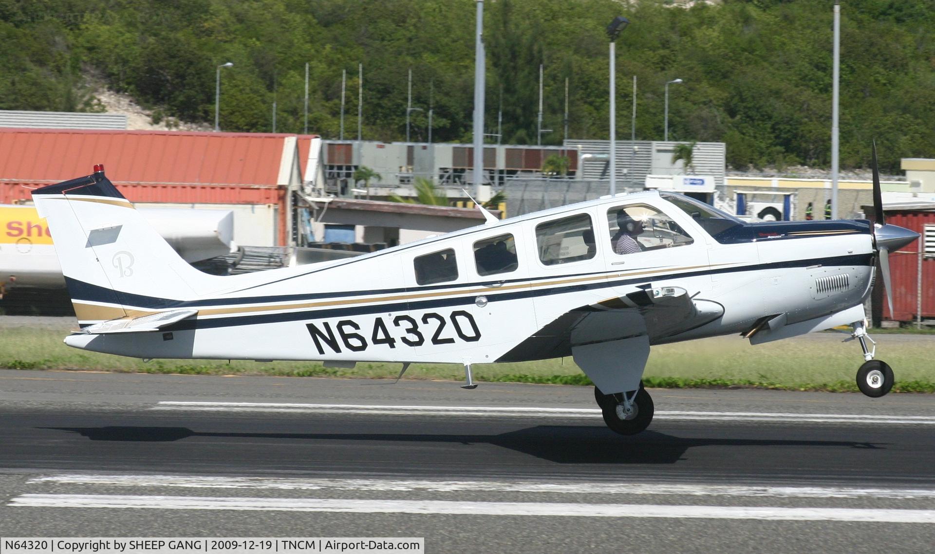 N64320, Hawker Beechcraft Corp G36 Bonanza C/N E-3920, N64320 departing runway 10
