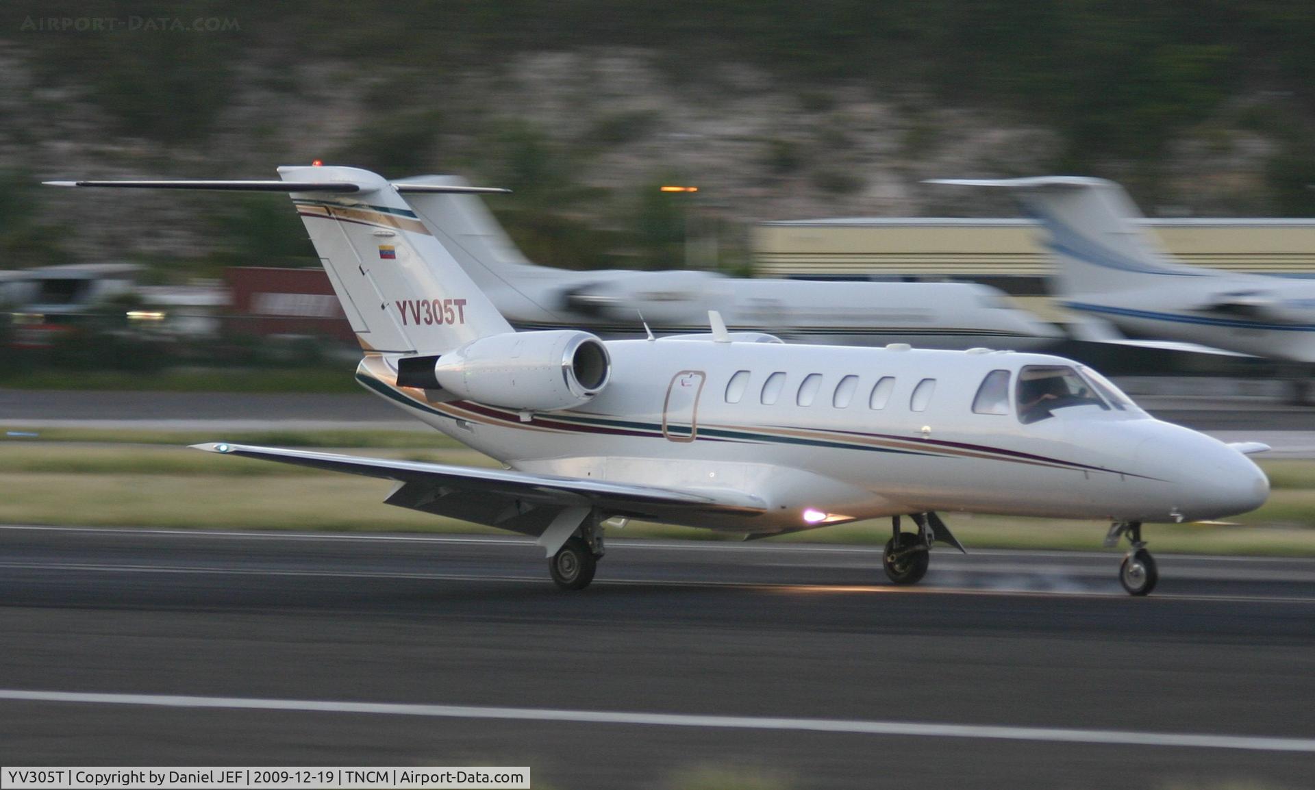 YV305T, 2005 Cessna 525A CitationJet CJ2 C/N 525A-0221, YV305T landing at tncm on runway 10