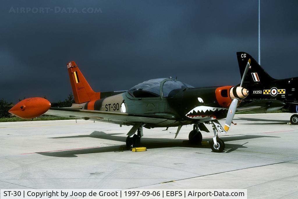 ST-30, SIAI-Marchetti SF-260MB C/N 10-30, The 1997 open house at Florennes was hampered by heavy showers. These did ad to the atmosphere however...