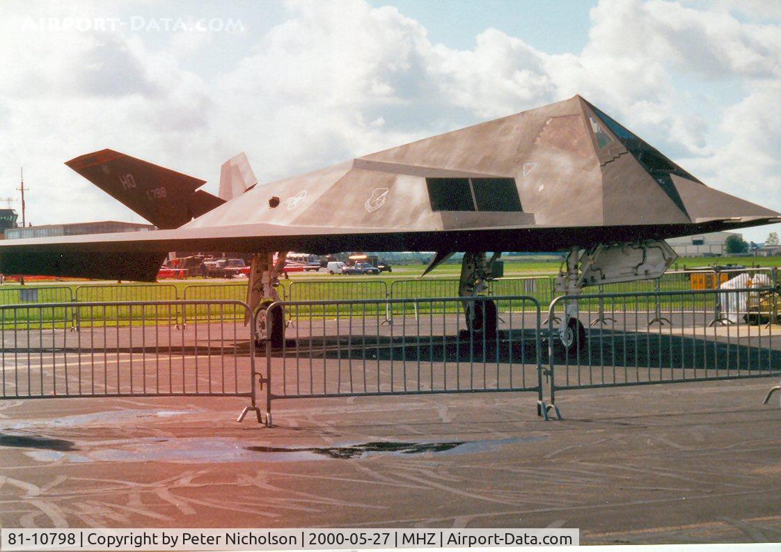 81-10798, 1981 Lockheed F-117A Nighthawk C/N A.4023, F-117A Nighthawk of 9th Fighter Squadron/49th Fighter Wing on display at the Mildenhall Air Fete of 2000.