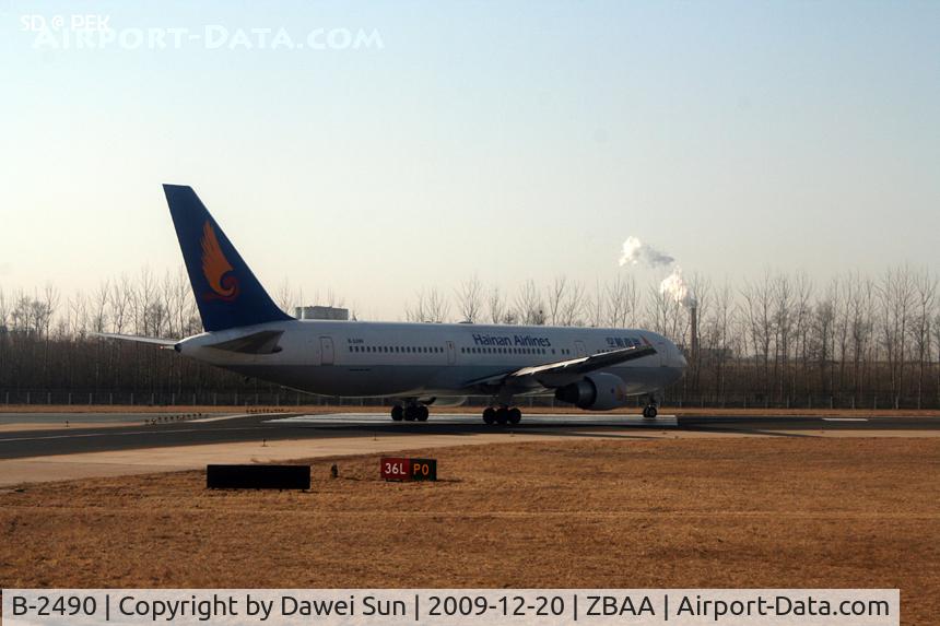 B-2490, 2002 Boeing 767-34P/ER C/N 33047/889, HU767