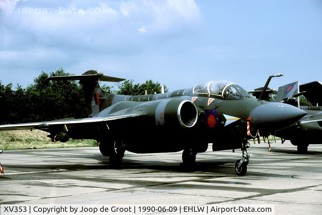 XV353, 1967 Hawker Siddeley Buccaneer S.2B C/N B3-03-67, 208 Sq Buc on the static of the 1990 open house.