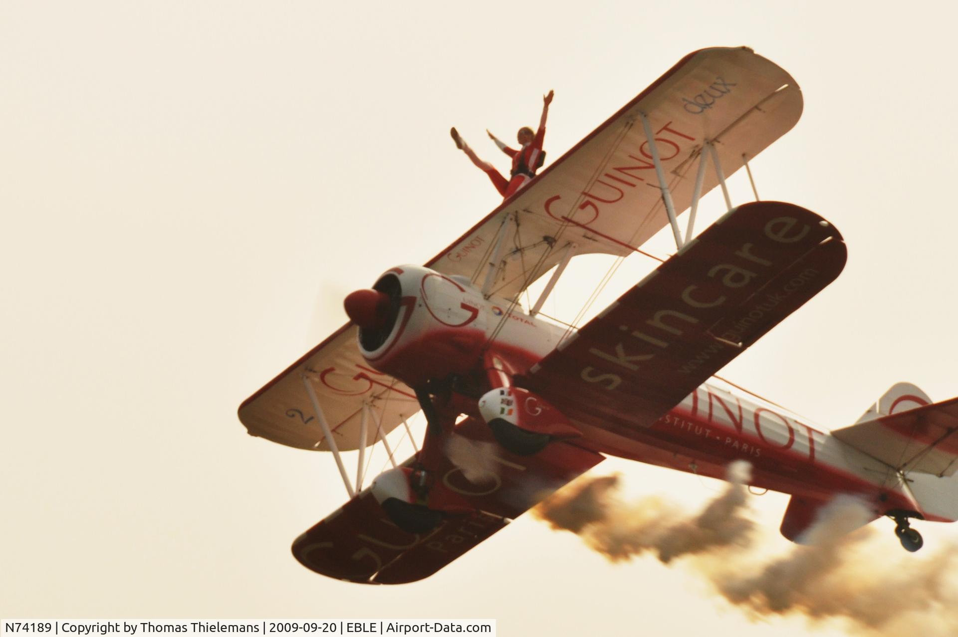N74189, 1941 Boeing PT-17/R985 Kaydet (A75N1) C/N 75-717, Sanicole Airshow 2009