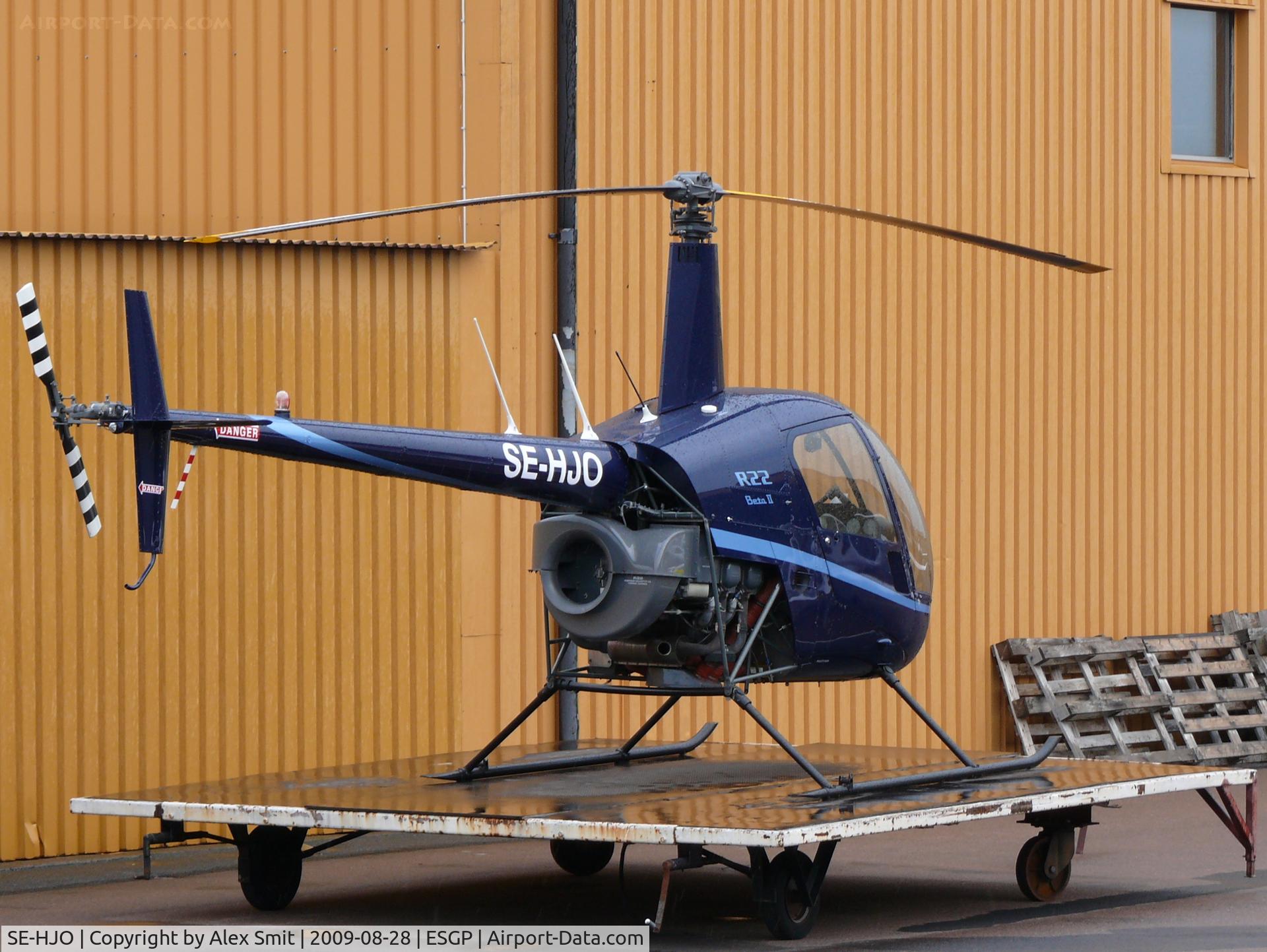 SE-HJO, 2008 Robinson R22 Beta II C/N 4277, Robinson R22 Beta II SE-HJO Svensk Pilotenutbildning