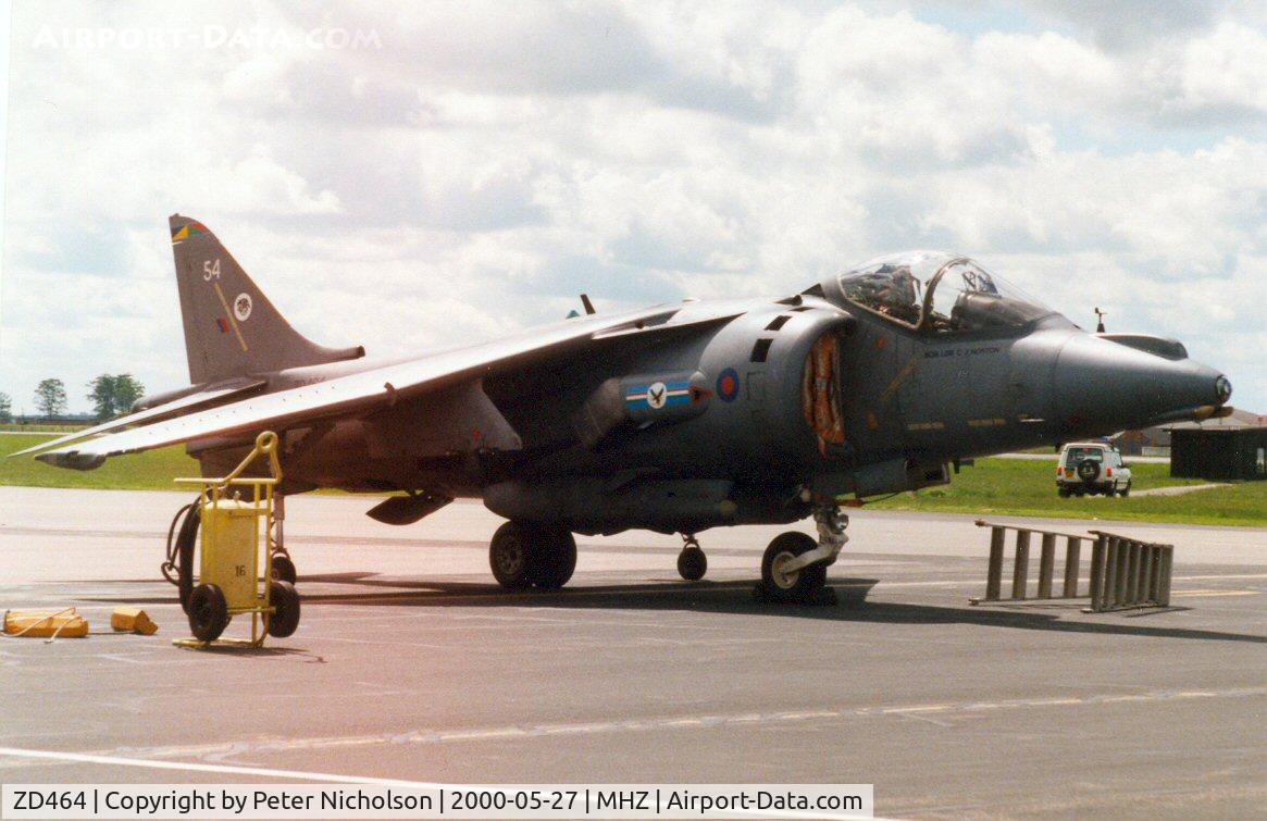 ZD464, 1989 British Aerospace Harrier GR.7 C/N P54, Harrier GR.7 of RAF Wittering's 20[R] Squadron on display at the Mildenhall Air Fete of 2000.