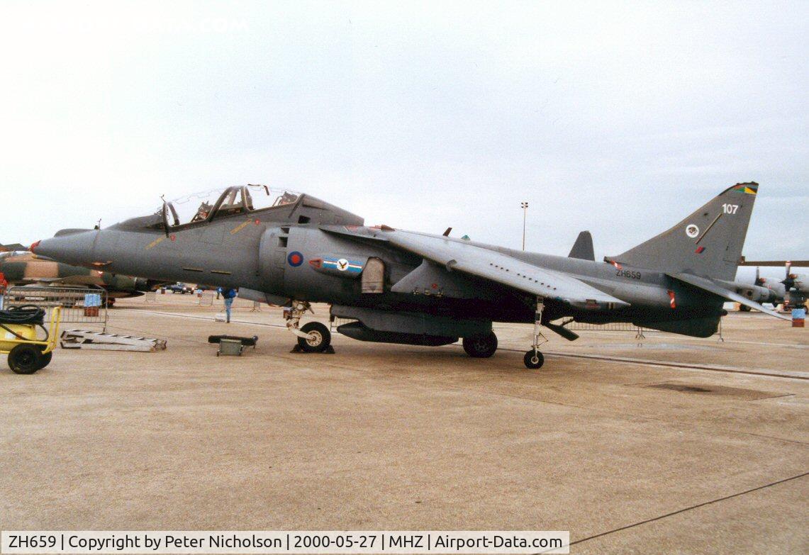 ZH659, British Aerospace Harrier T.10 C/N TX007, Harrier T.10 of 20[R] Squadron on display at the Mildenhall Air Fete of 2000.