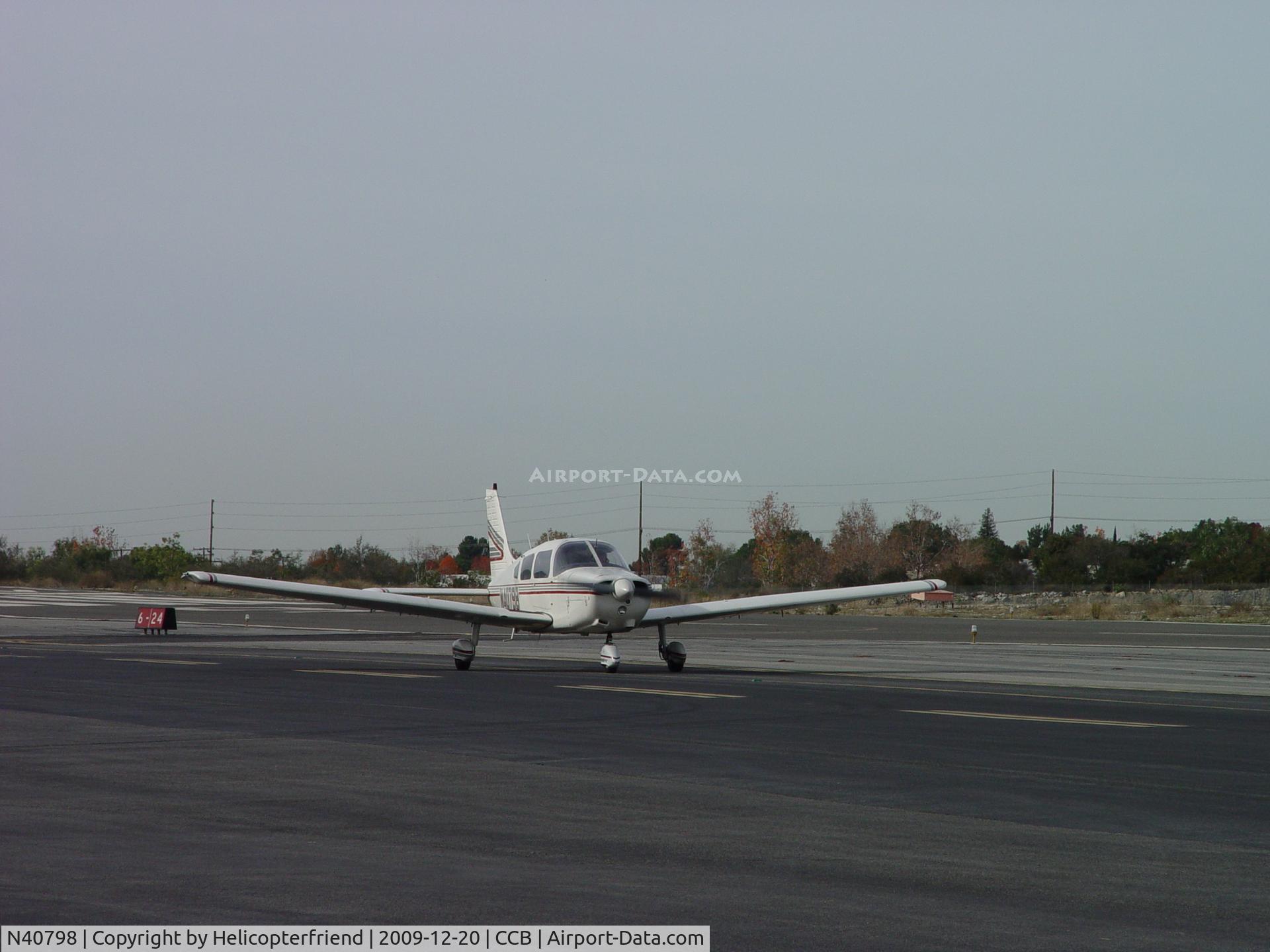 N40798, 1973 Piper PA-28-151 C/N 28-7415087, Taxiing back for take off on runway 24