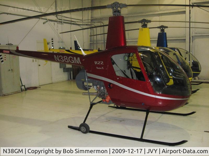 N38GM, 2001 Robinson R22 Beta C/N 3222, Randy's new ride at Jeffersonville, IN.