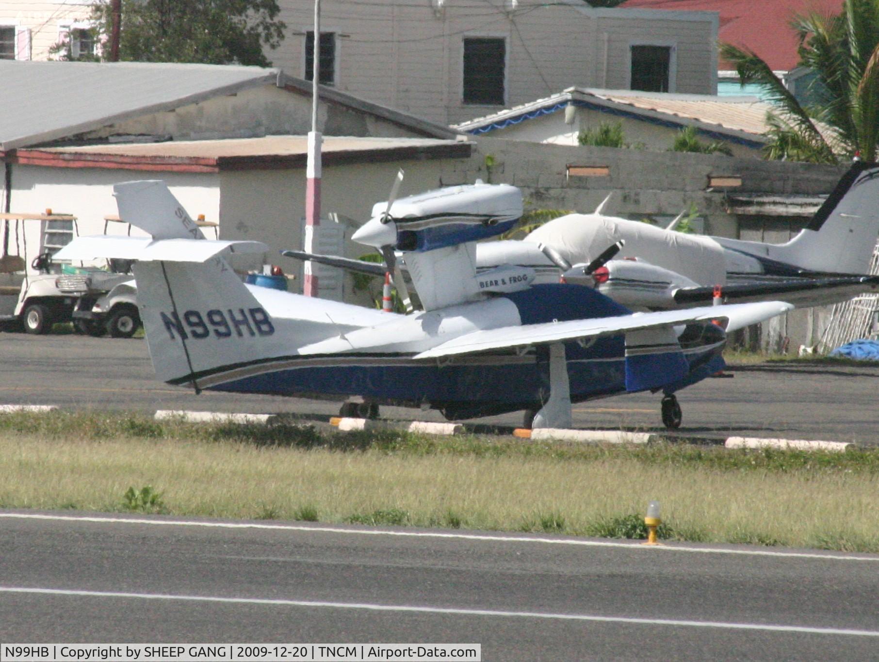 N99HB, 2004 Lake LA-250 Renegade C/N 236, N99HB park at the far east ramp
