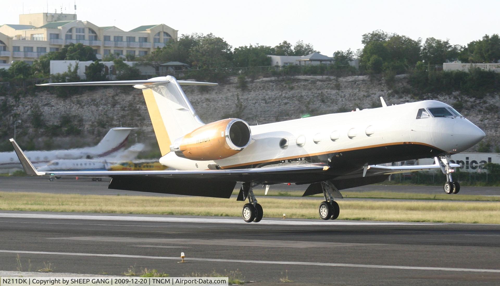 N211DK, 1988 Gulfstream Aerospace G-IV C/N 1078, N211DK landing on a nice afternoon at TNCM