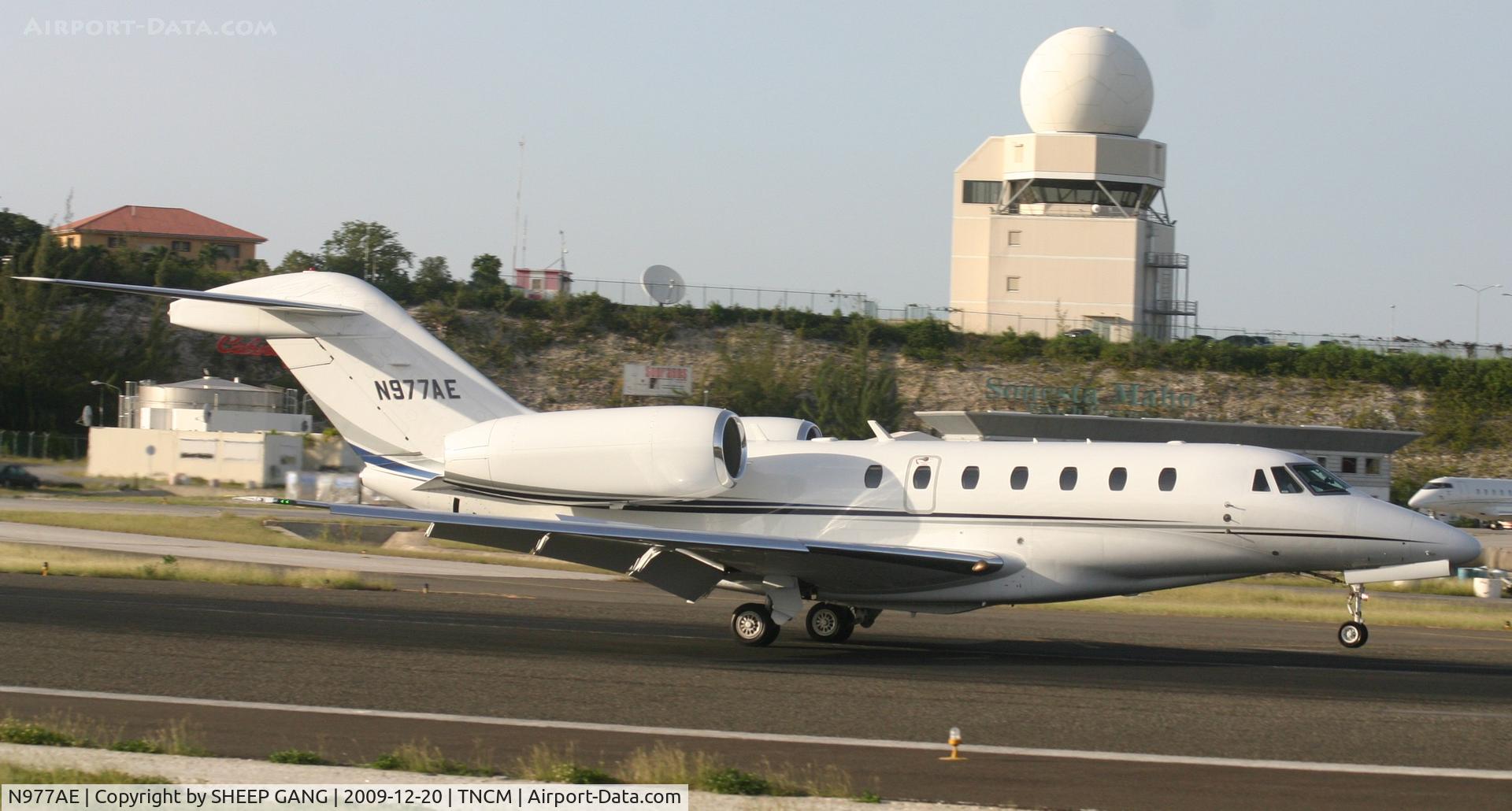 N977AE, 2000 Cessna 750 Citation X C/N 750-0125, N977AE landing at tncm