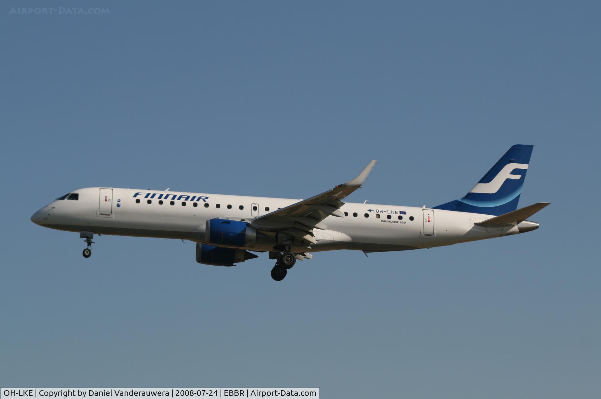 OH-LKE, 2007 Embraer 190LR (ERJ-190-100LR) C/N 19000059, Arrival of flight AY811 to RWY 25L