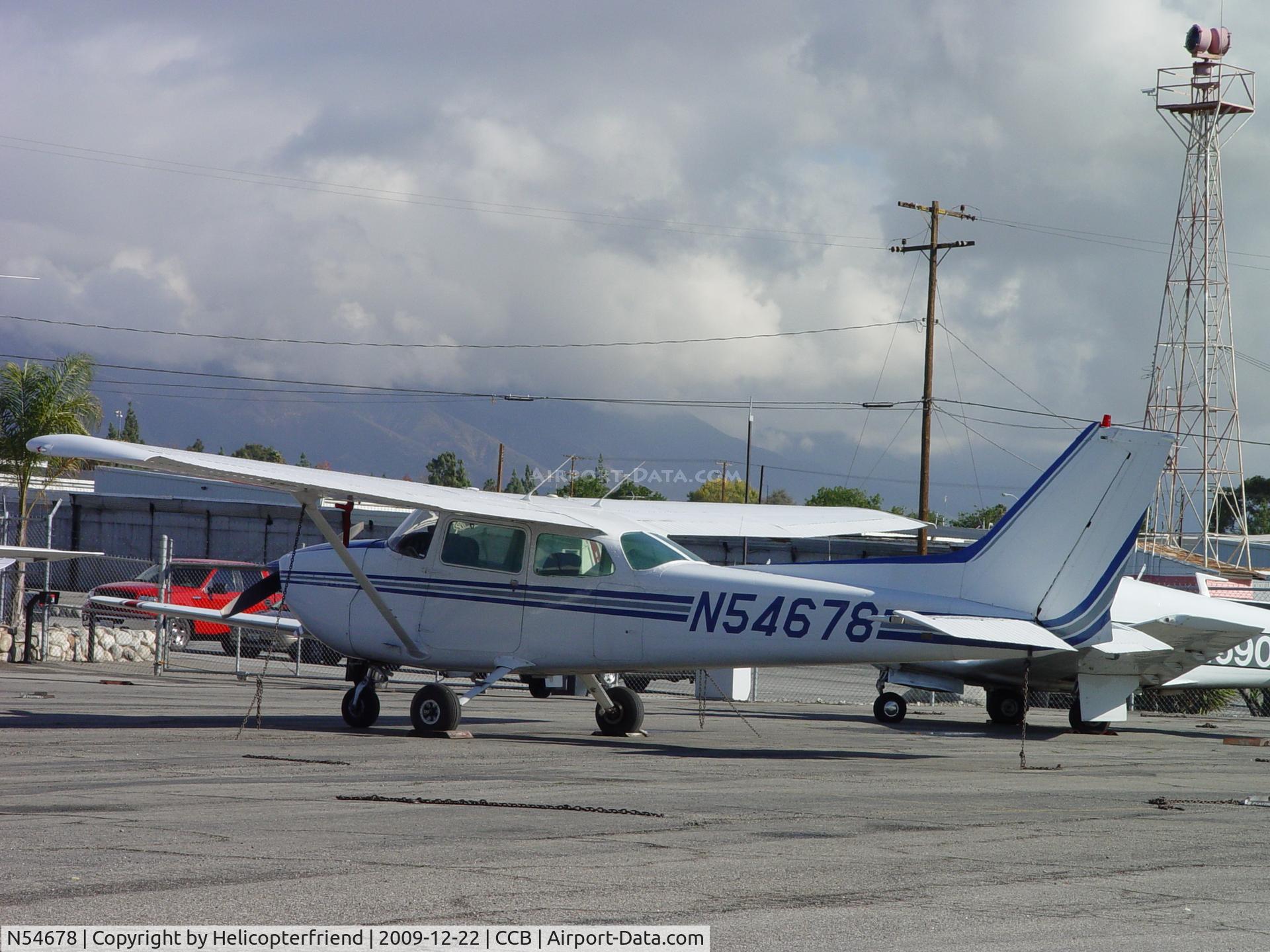 N54678, 1981 Cessna 172P C/N 17275034, Parked at Foothill Aircraft Sales and Service area