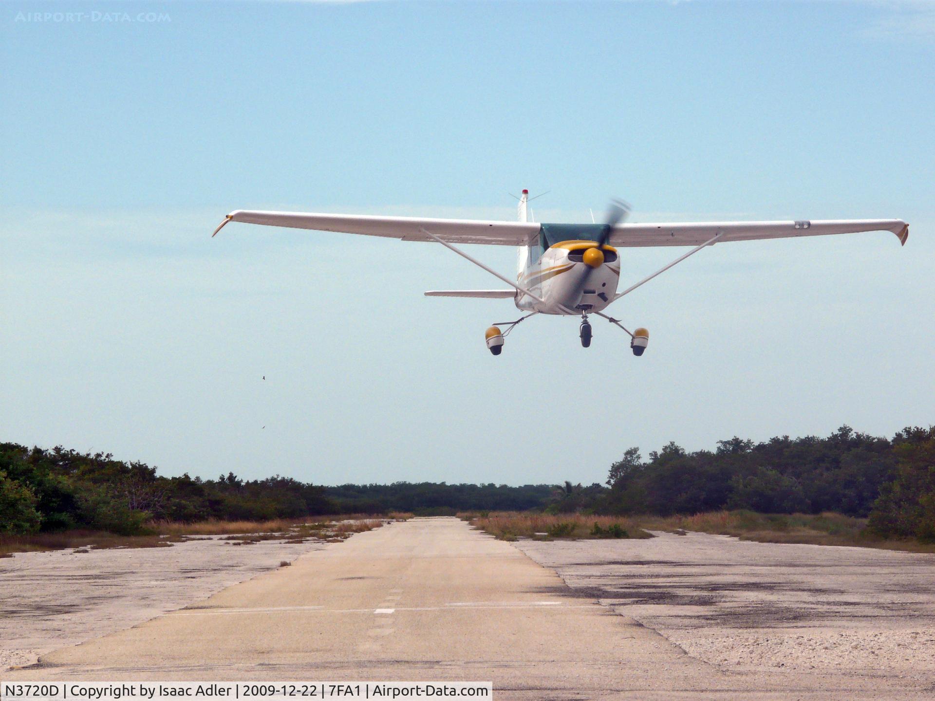 N3720D, 1957 Cessna 182A Skylane C/N 34420, Leaving for a tour of the Islands