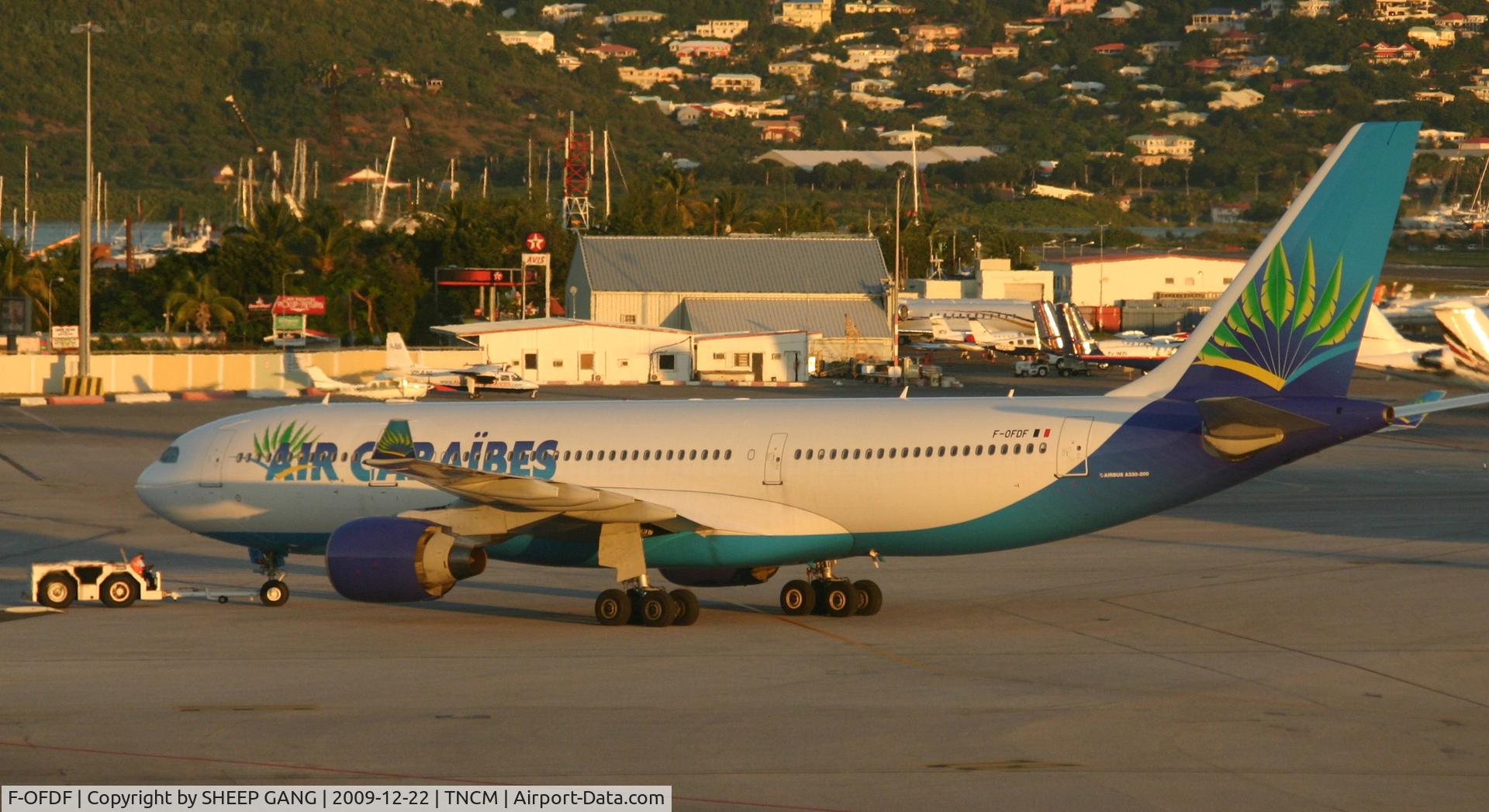 F-OFDF, 1999 Airbus A330-223 C/N 253, Air caraibes A330-200 being push back by ground crew from the gate