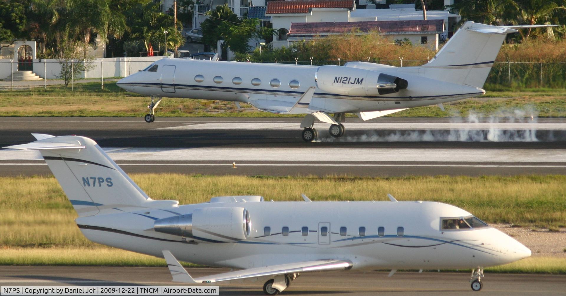 N7PS, 1988 Canadair Challenger 601-3A (CL-600-2B16) C/N 5027, N7PS holding at the holding point Alpha while N121JM.