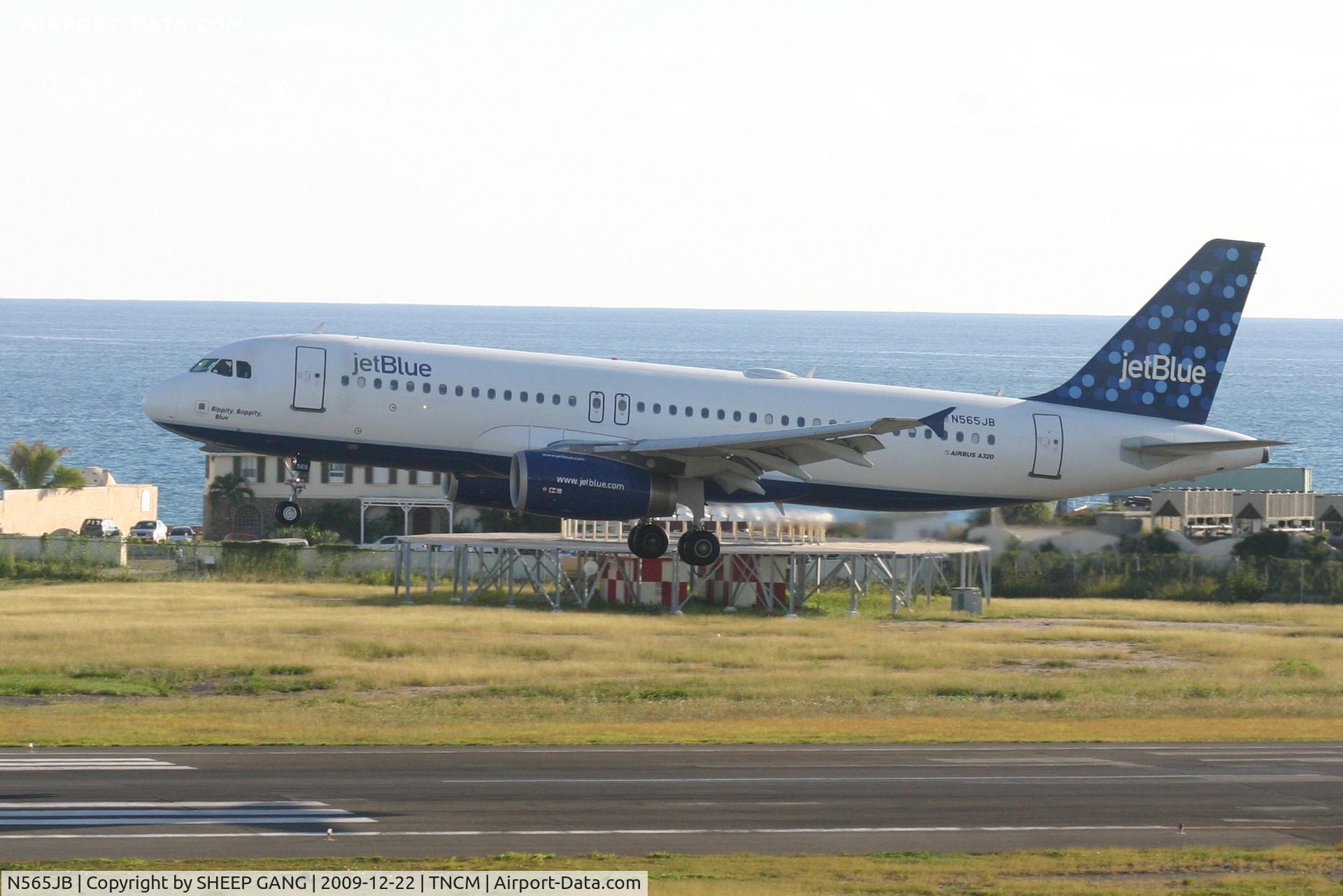 N565JB, 2003 Airbus A320-232 C/N 2031, Jet blue N565JB landing at tncm runway 10