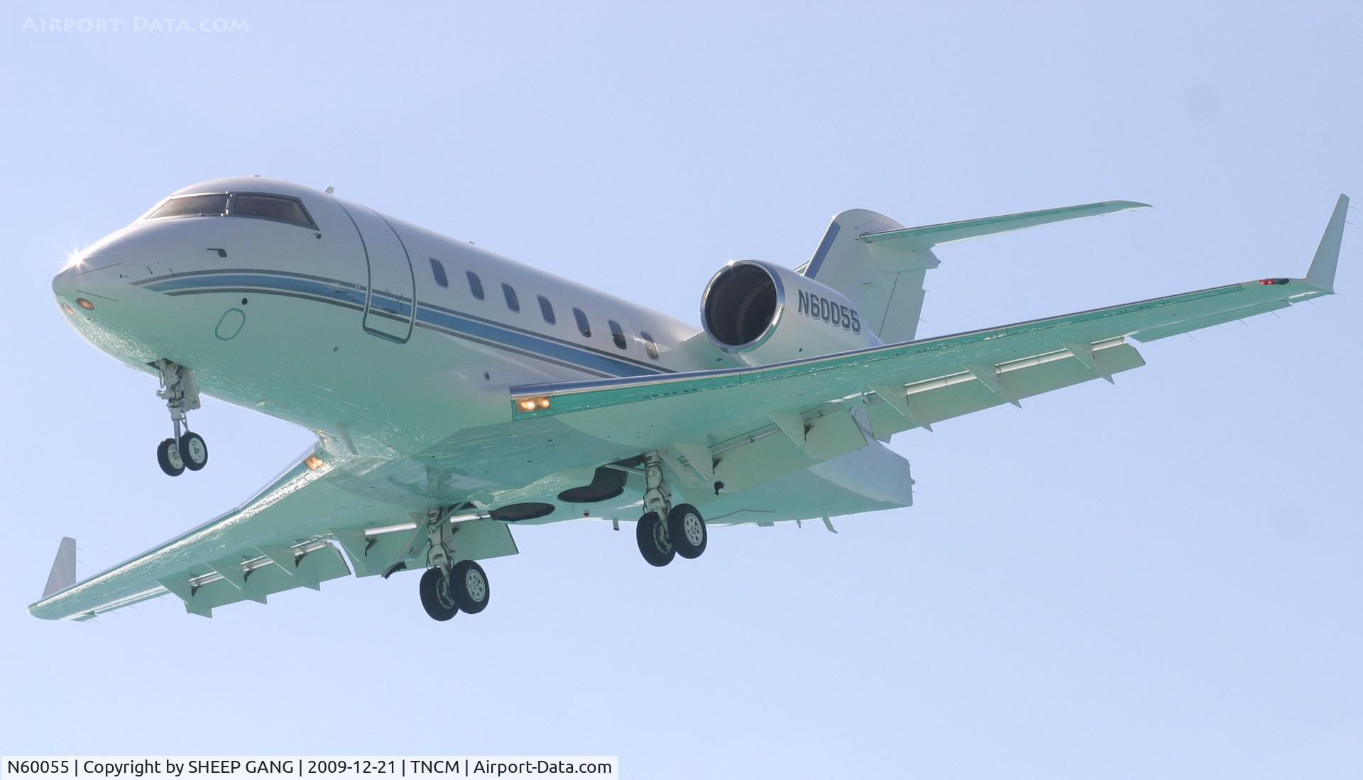 N60055, 1999 Bombardier Challenger 604 (CL-600-2B16) C/N 5400, Landing at TNCM over the tresh hold for runway 10