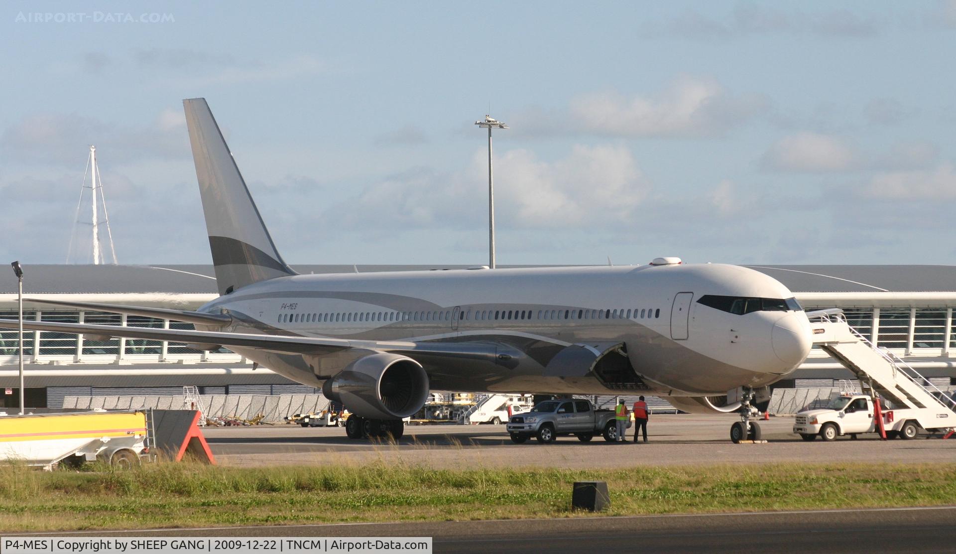 P4-MES, 2003 Boeing 767-33A C/N 33425, P4-MES being service by ground crew on a early morning