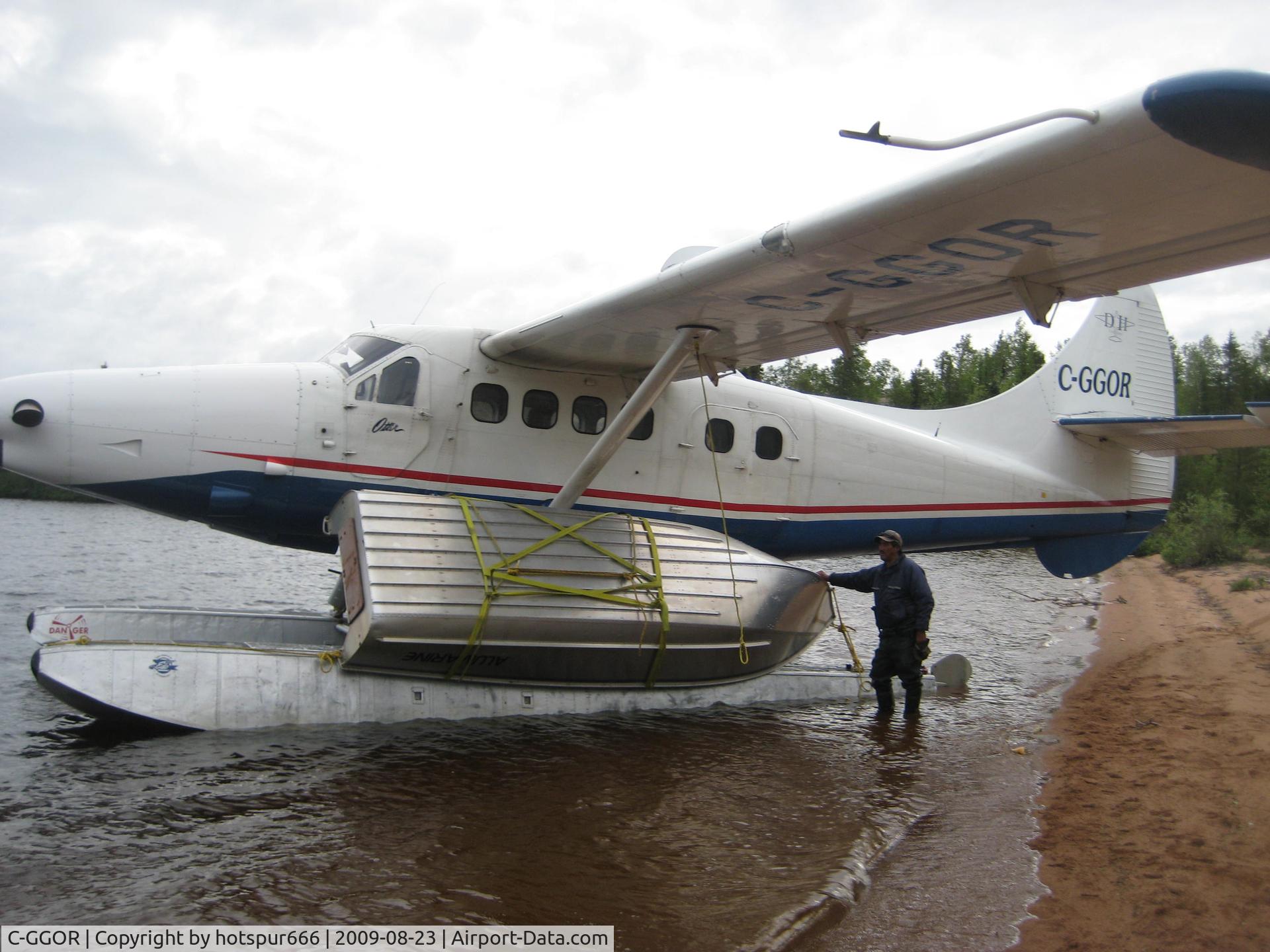 C-GGOR, 1956 De Havilland Canada DHC-3 Otter C/N 97, Picking up a 16 footer at lake Atimkamesack
