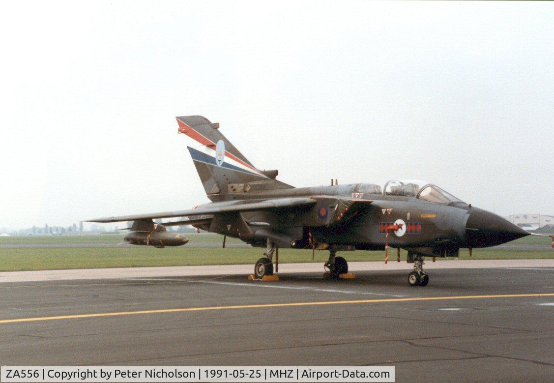 ZA556, 1981 Panavia Tornado GR.1 C/N 075/BS020/3040, Tornado GR.1 of 45[R] Squadron Tactical Weapons Conversion Unit on display at the 1991 Mildenhall Air Fete.