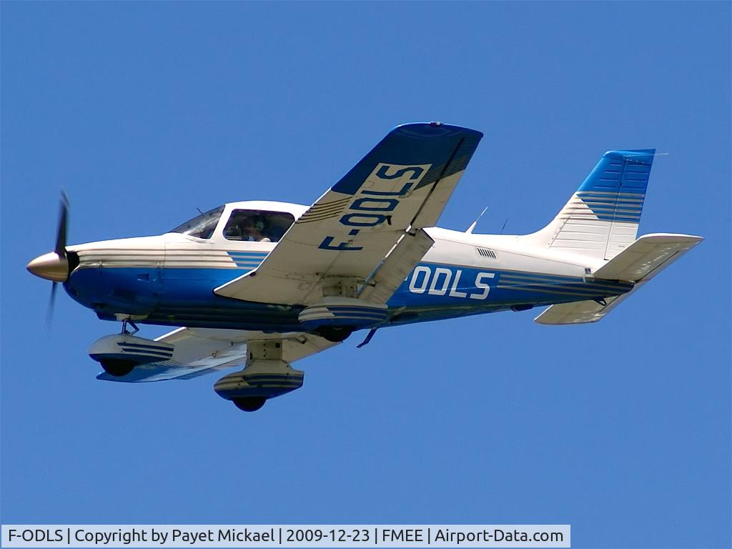F-ODLS, Piper PA-28-181 Archer C/N 28-90084, Final for rwy 15