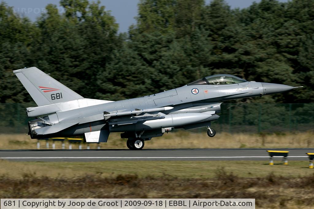681, 1980 General Dynamics F-16AM Fighting Falcon C/N 6K-53, arrival back at Brogel after a tiger meet mission