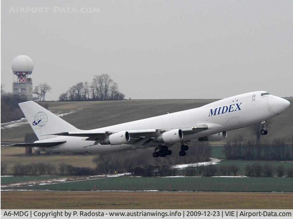 A6-MDG, 1991 Boeing 747-228F C/N 25266, One of the last 747-200 built - note that there are only two windows on the right side of the upper Deck!