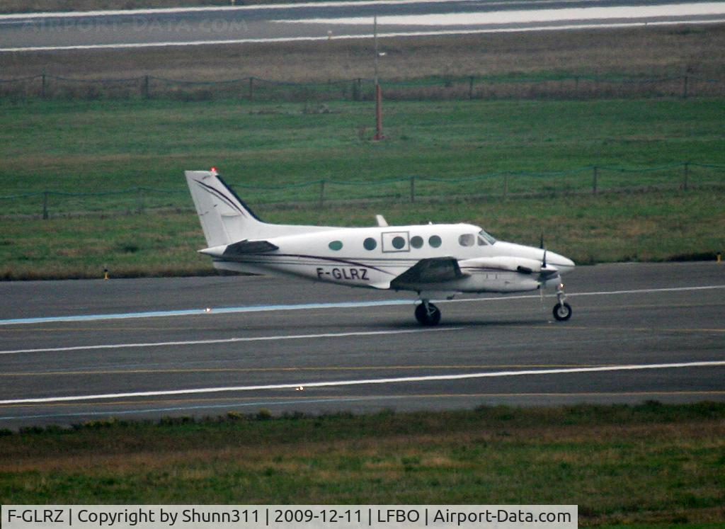 F-GLRZ, Beech C90A King Air C/N LJ-1296, Lining up rwy 14L for departure...