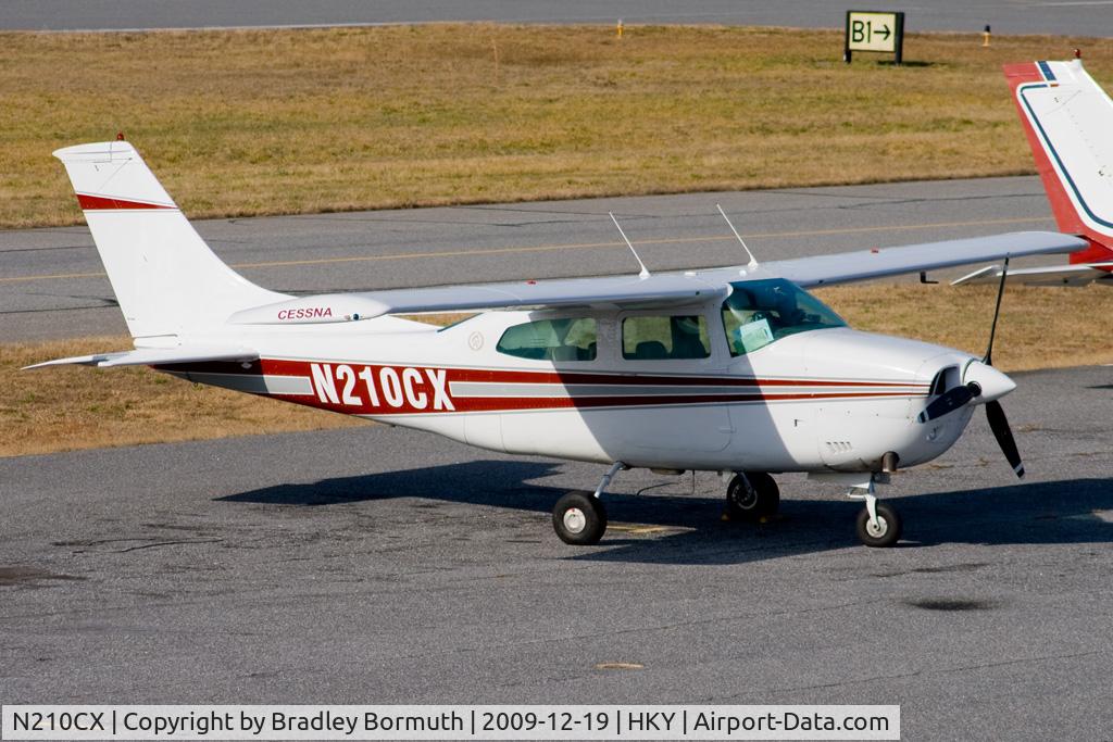 N210CX, 1972 Cessna T210L Turbo Centurion C/N 210-59719, A beautiful airplane on a cold December day.