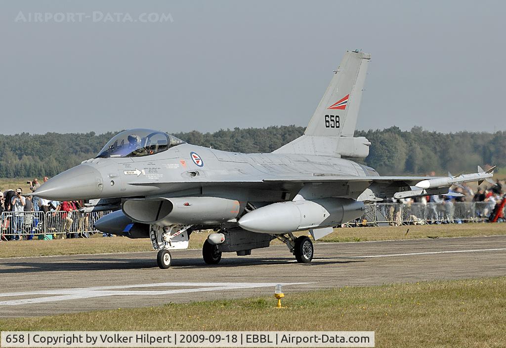 658, General Dynamics F-16AM Fighting Falcon C/N 6K-30, at ebbl